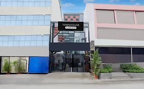 Super Townhouse Shivamogga Formerly Karthik Bhavan